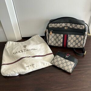 Authentic vintage Gucci shoulder bag & wallet